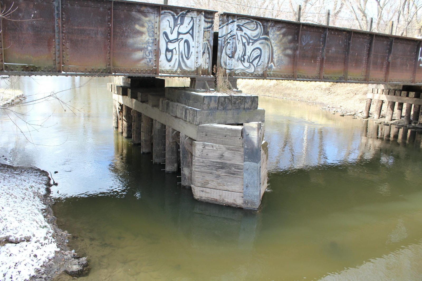 Center pier